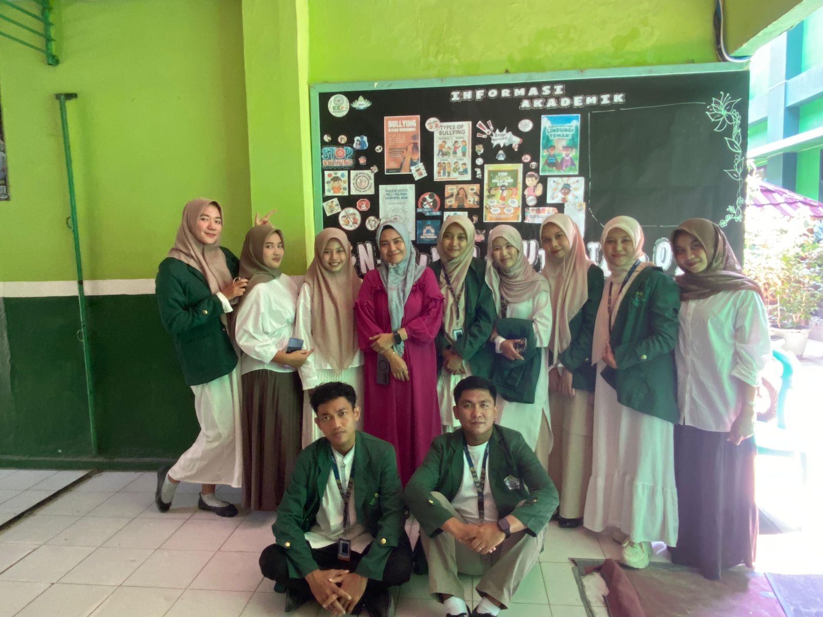 MADING EDUKASI HADIR DI MTsN 1 BANDAR LAMPUNG, WADAH KREATIVITAS DAN LITERASI SISWA     